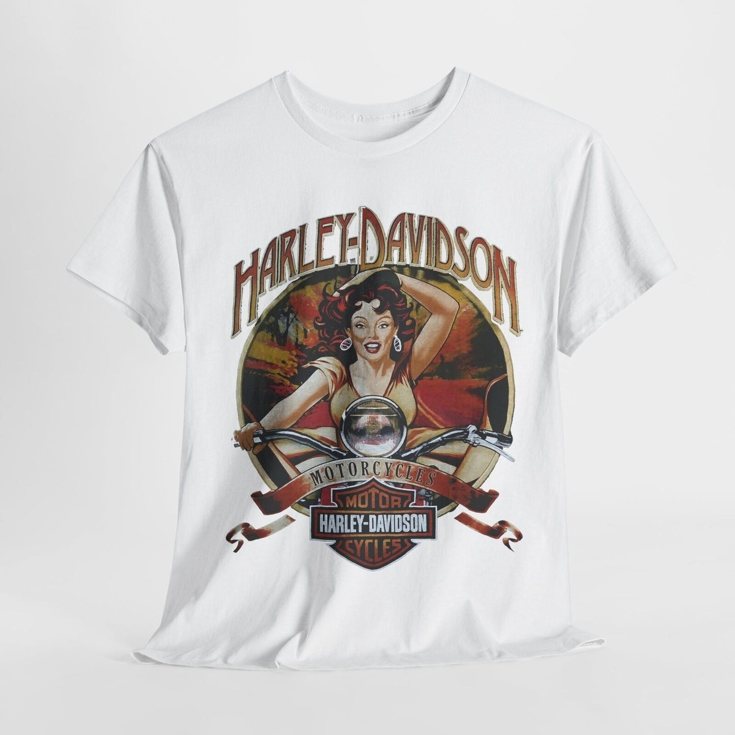 Vintage Harley-Davidson T-Shirt: Stunning Pin-Up Girl & Iconic Logo Design!