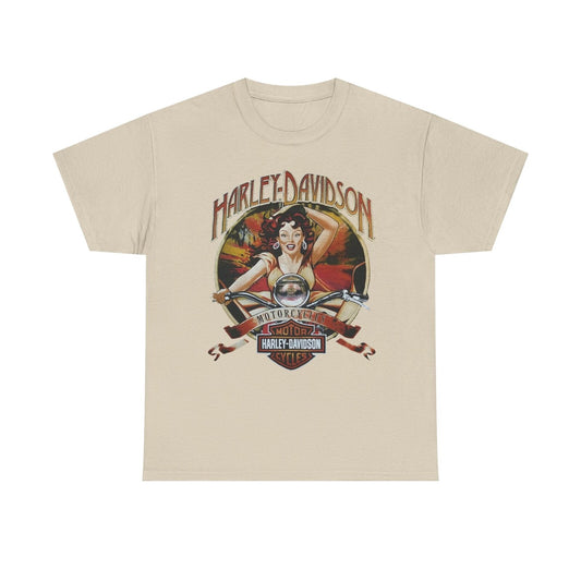 Vintage Harley-Davidson T-Shirt: Stunning Pin-Up Girl & Iconic Logo Design!