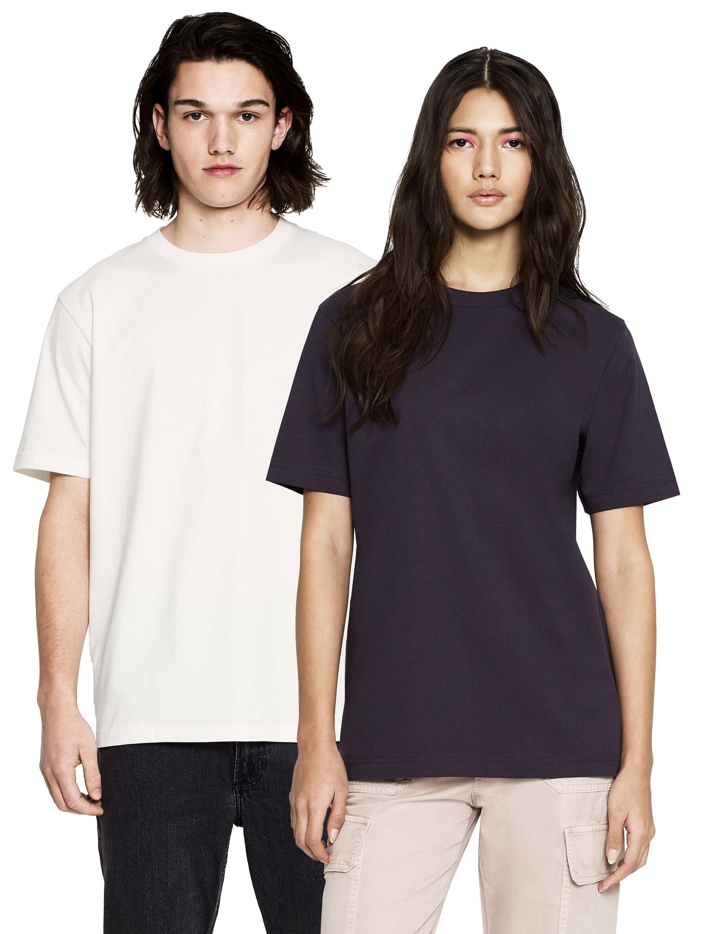 Luxurious Organic Extra Heavy T-Shirt for Men and Women, crafted from 100% cotton, vegan-friendly and CO2 neutral, embodying sustainability and elegance, designed by Earth Wardrobe.