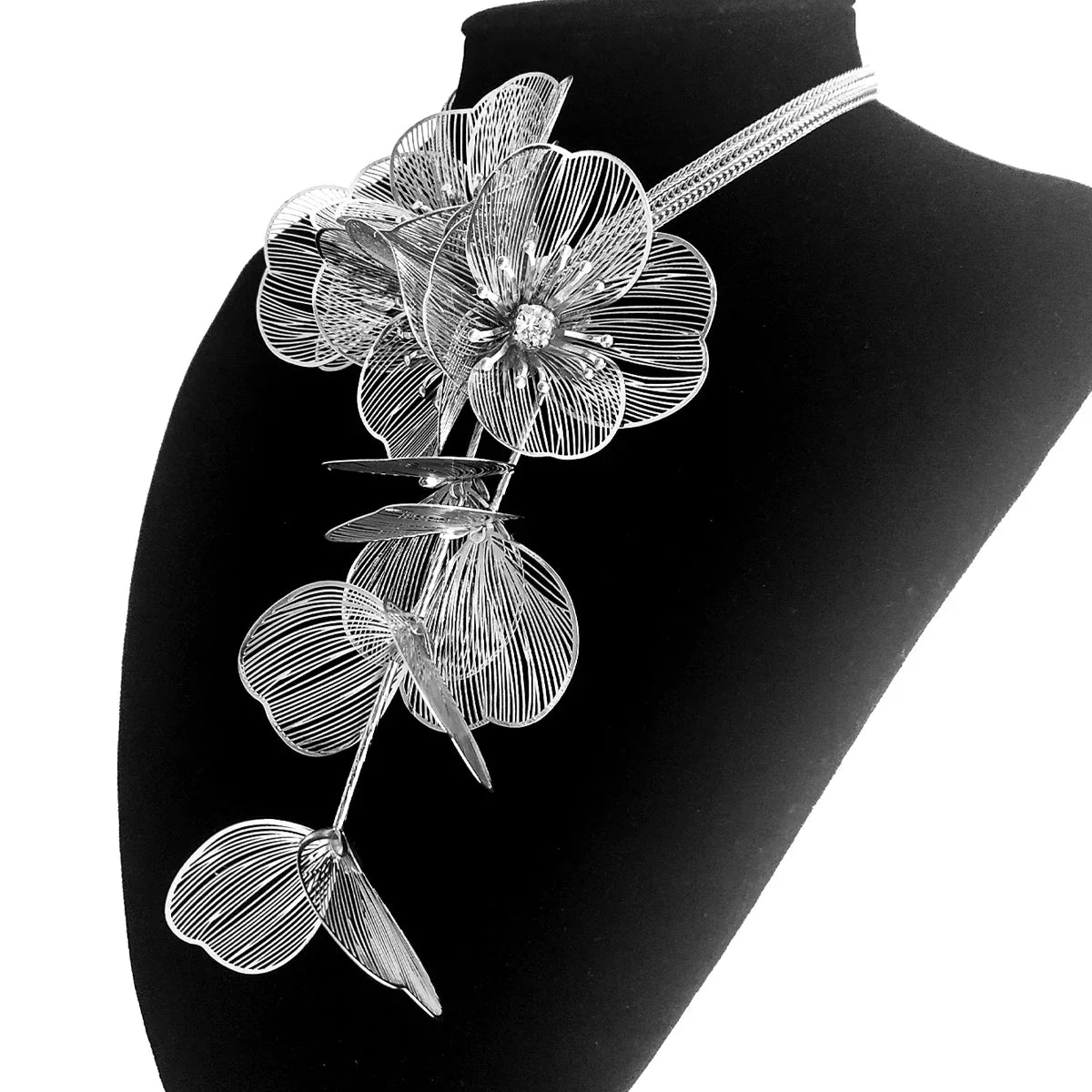 Chic Women's Floral Decor Waterfall Necklace crafted in Zinc Alloy, epitomising trendy fashion for exquisite party wear.