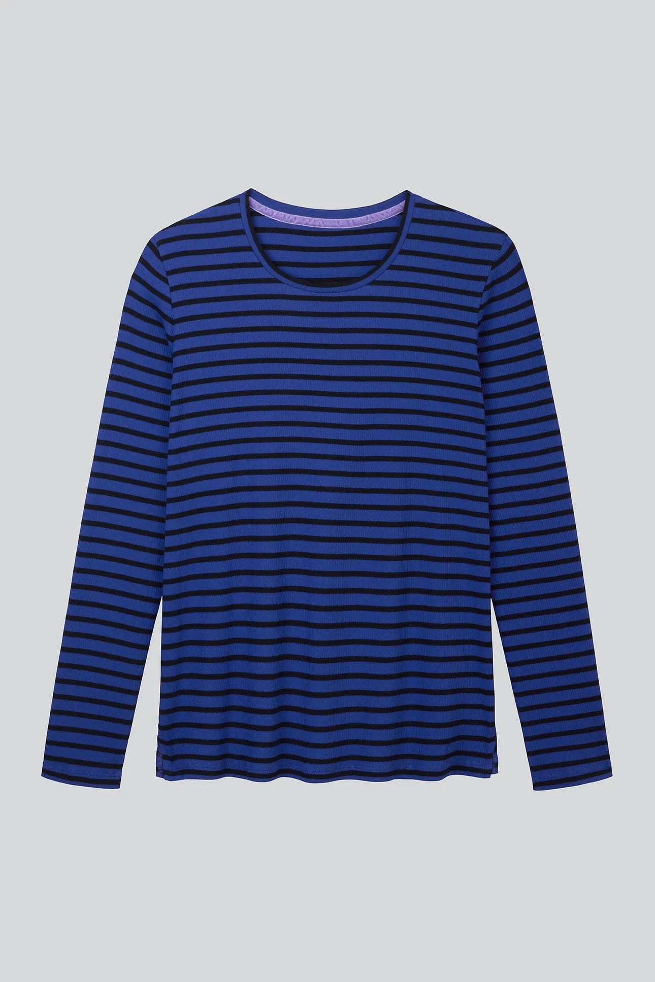 Elegant and versatile organic cotton crew neck t-shirt for women, featuring classic stripes and long sleeves, perfect for any wardrobe.