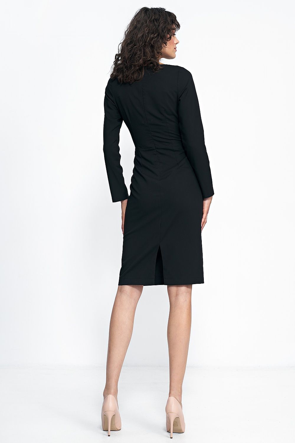 Elegant Nife Daydress with Pleats, showcasing its exquisite design, perfect for everyday office wear. This comfortable, unlined dress is crafted from high-quality fabric, accentuating the feminine silhouette.