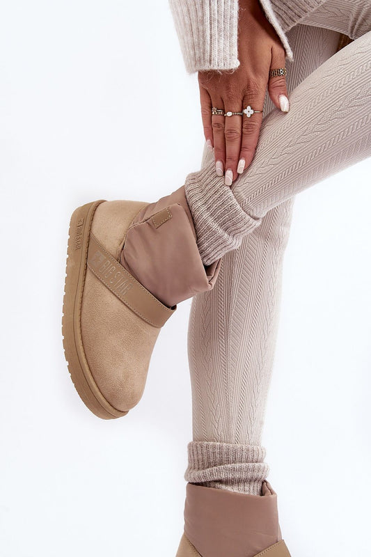 Chic Big Star Women's snow boots with sleek Velcro closure and plush fur lining, ideal for the discerning woman seeking warmth and style.