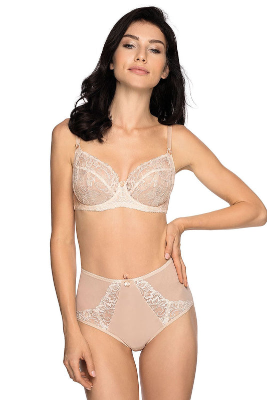 Bella Misteria luxury bra showcasing exquisite embroidery and a tulip-shaped cleavage enhancement for larger bust sizes.