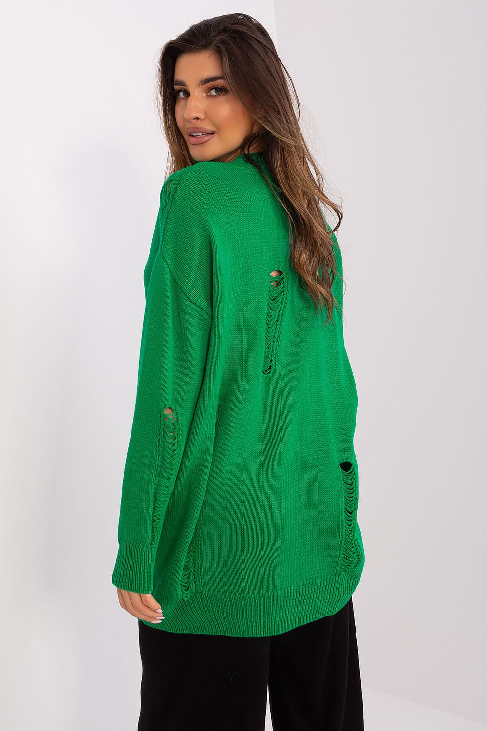 Stylish Badu women's cardigan with buttons and long sleeves, perfect for adding a touch of sophistication to any wardrobe.