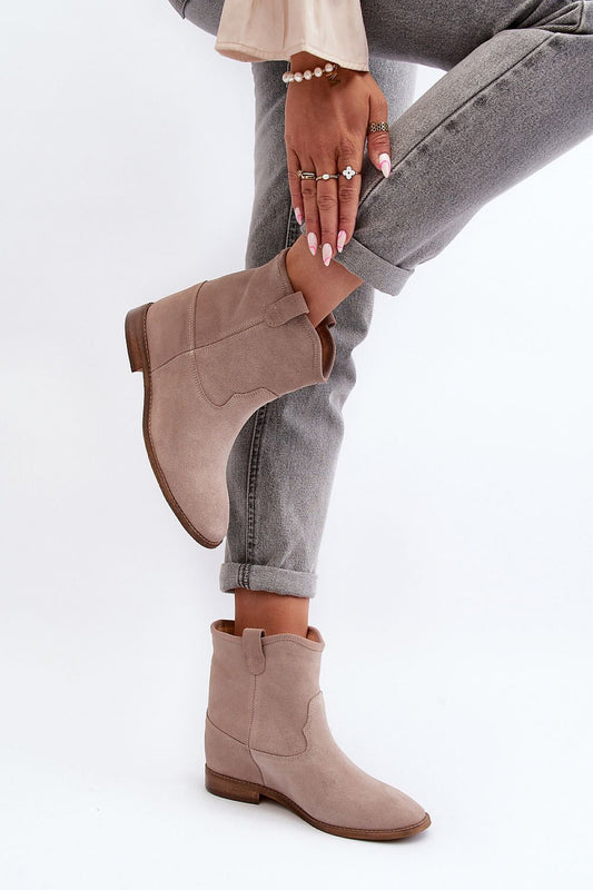 Classic design of women's suede boots with a natural leather insole by Step in Style, providing ultimate comfort.