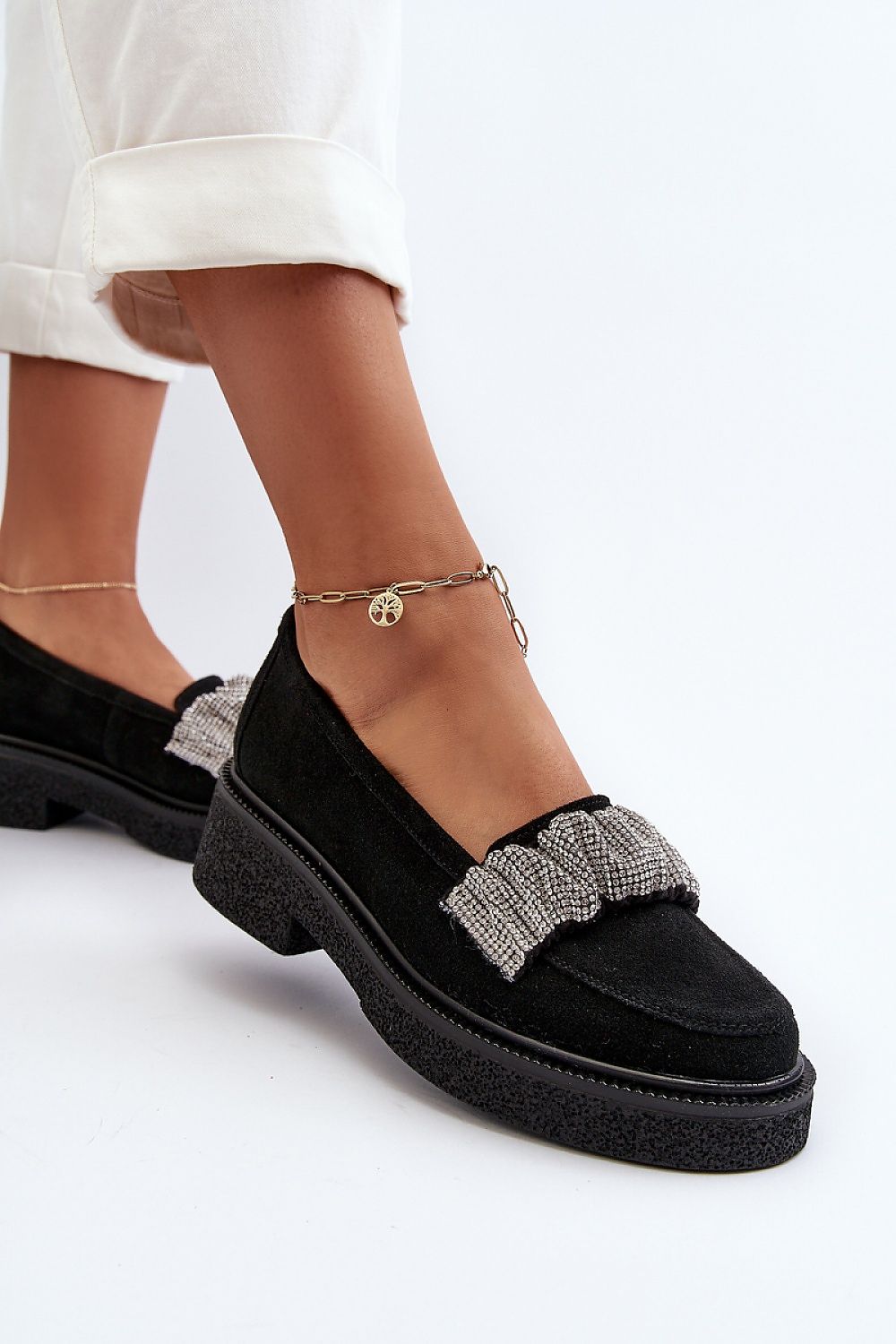 Step in Style women's moccasins in fashionable leather with zircon accents, designed for comfort and elegance, available in sizes EU 36-41.