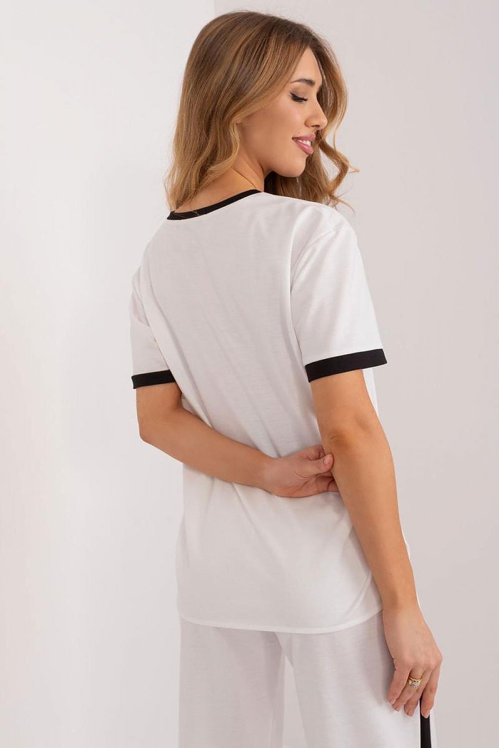 Full view of Lakerta's elegant cotton blouse, highlighting its comfortable fit and exquisite design for modern businesswomen.