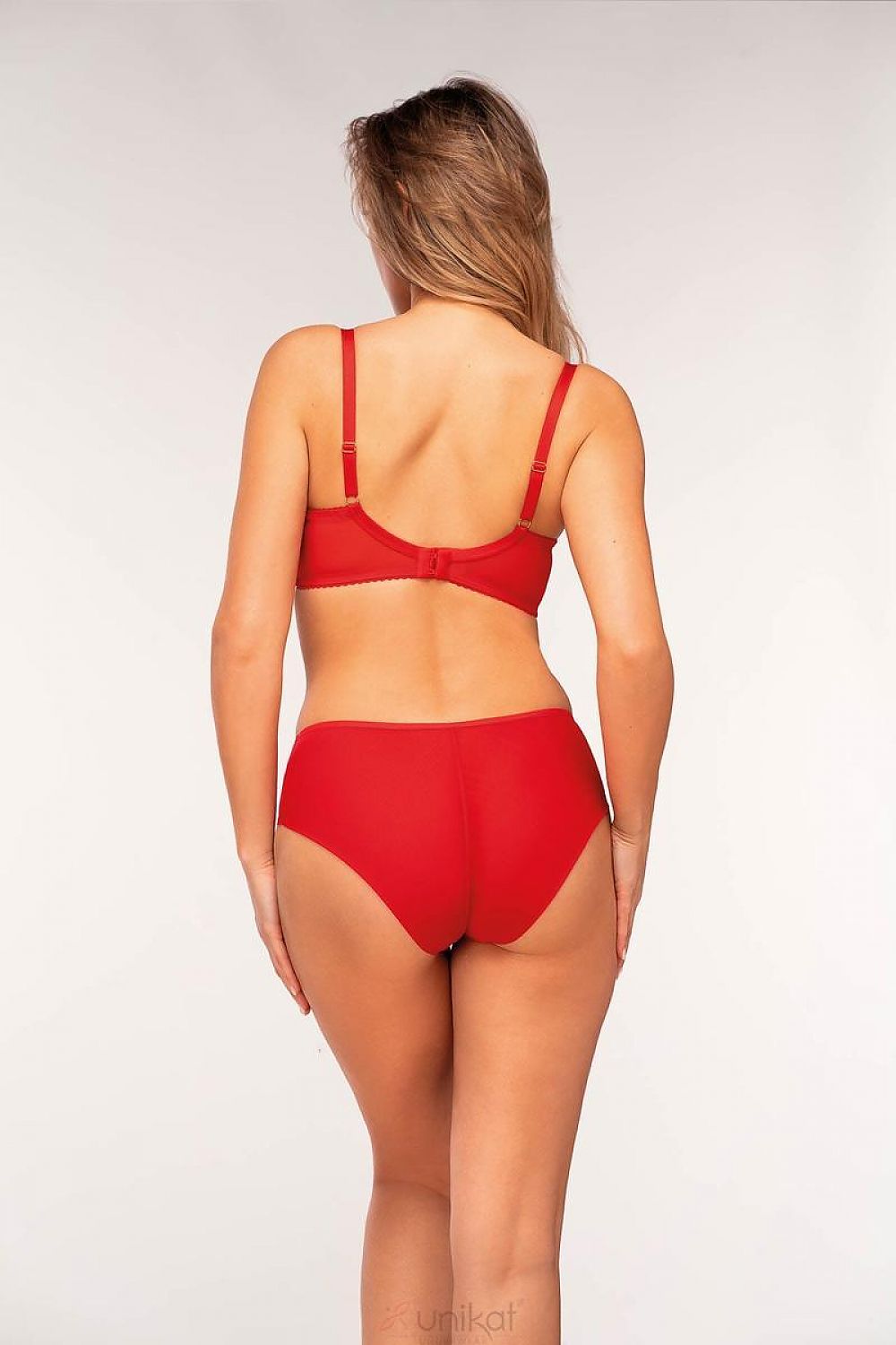 Smooth back design of Unikat's elegant women's panties, showcasing premium quality and chic aesthetic.