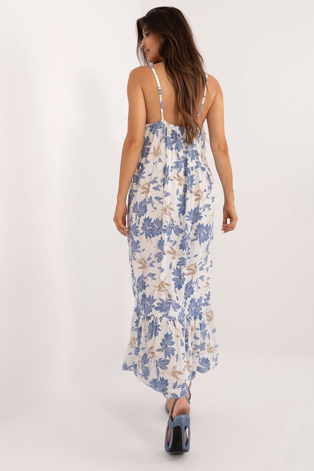 Beautifully crafted floral print midi dress by Italy Moda, combining comfort and elegance with ruffles and a feminine silhouette ideal for summer.