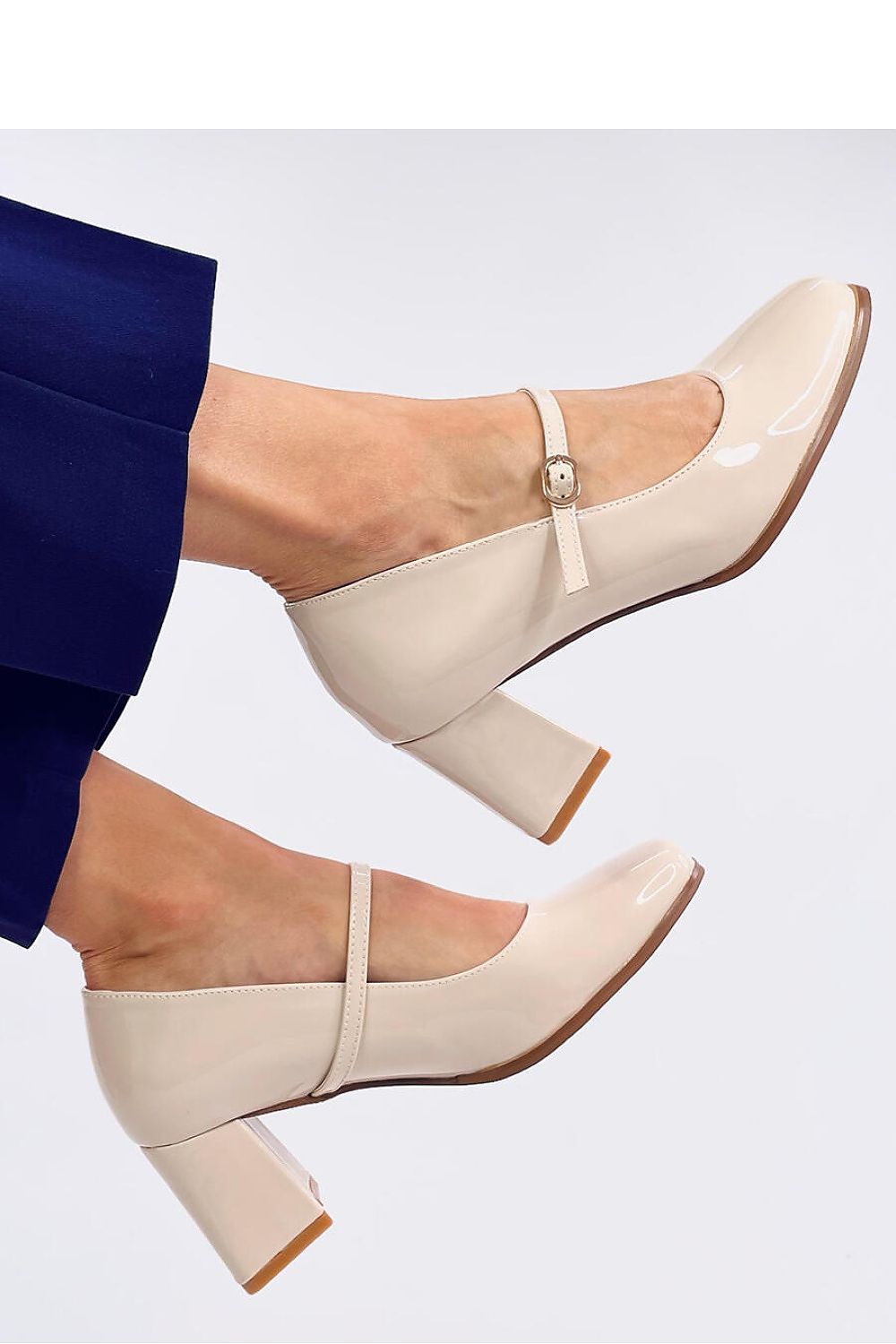Inello's elegant Mary Jane block heel pumps in striking patent leather, highlighting a chic 7cm heel perfect for adding sophistication to any outfit.