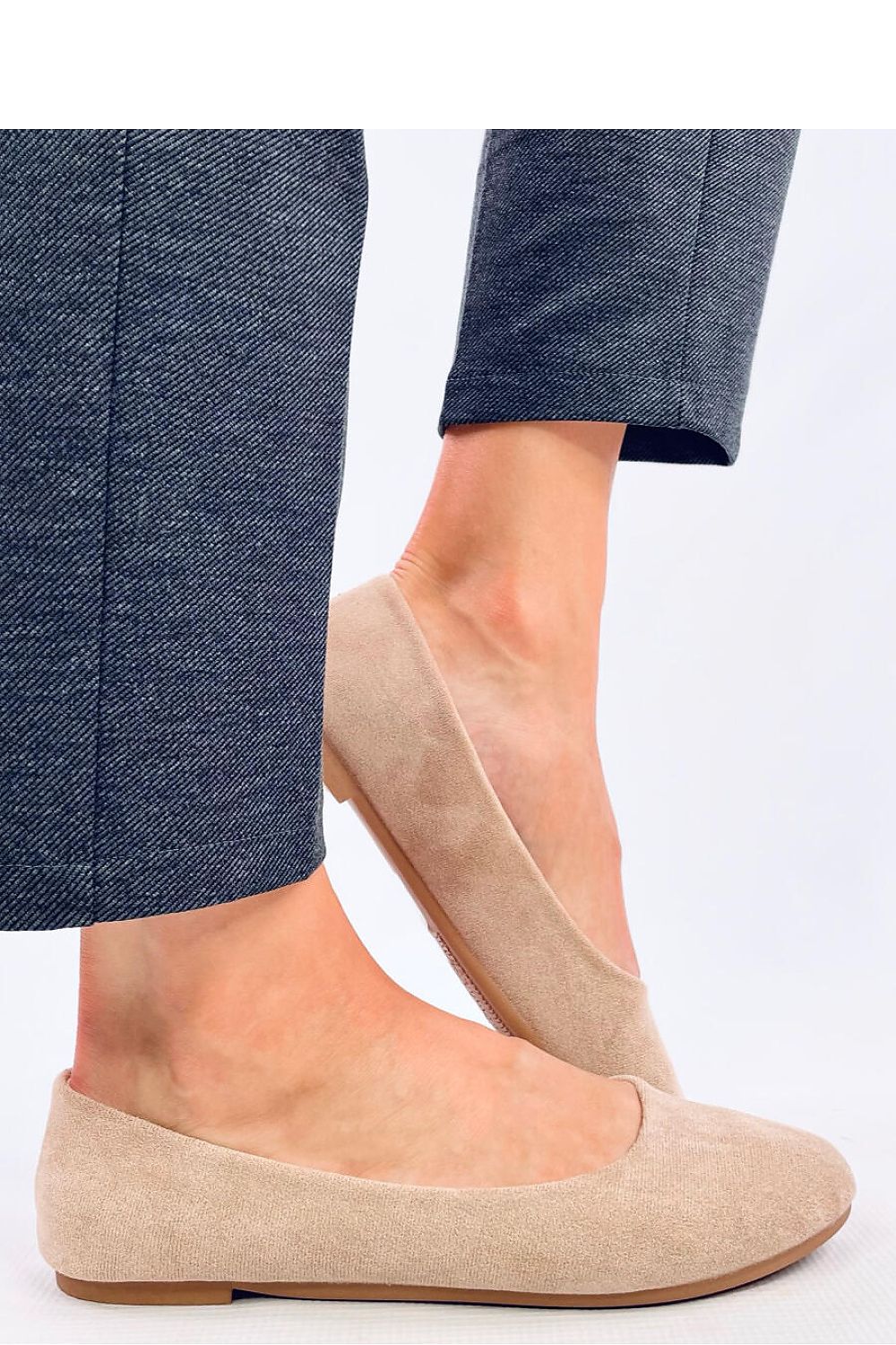 Close-up view of Inello's luxurious suede ballet flats for women, highlighting the soft inner insole and premium ecological material for ultimate comfort.
