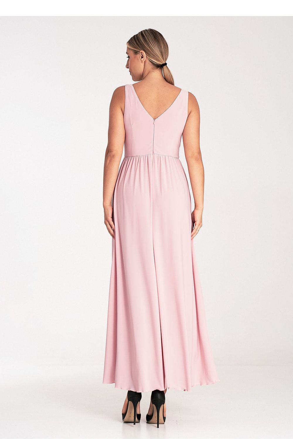 Elegant long maxi dress by Figl featuring a sophisticated V neckline and a stylish front slit, ideal for glamorous occasions.