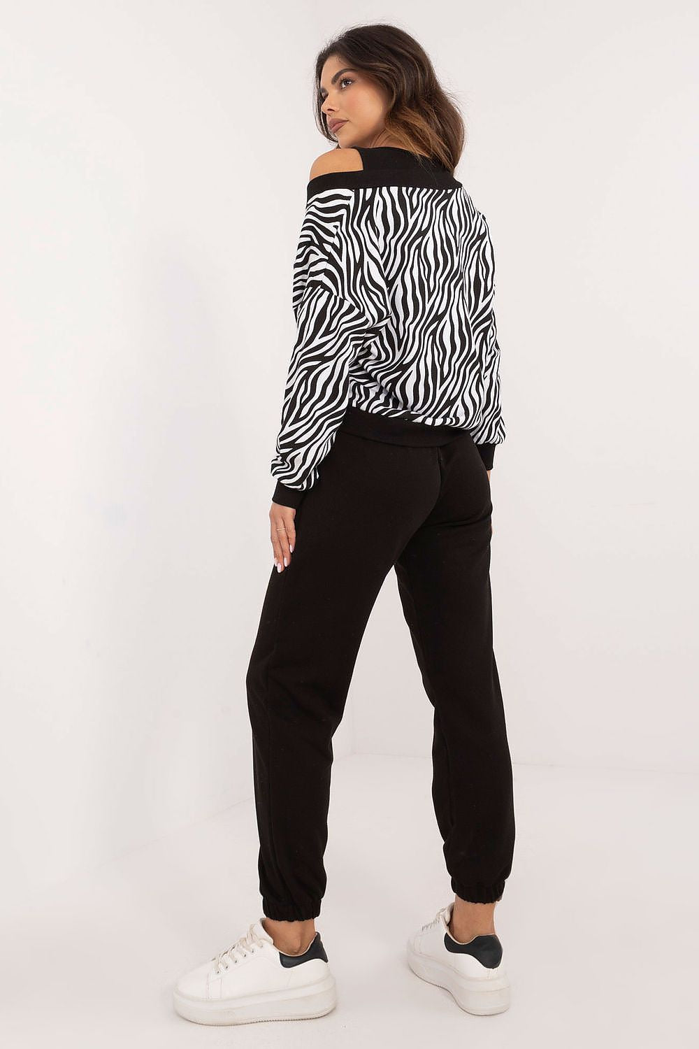 Full view of the Women's 3-Piece Casual Set, highlighting the feminine heart neckline blouse and ribbed cuffed pants, offering a chic and fashionable style by Factory Price.