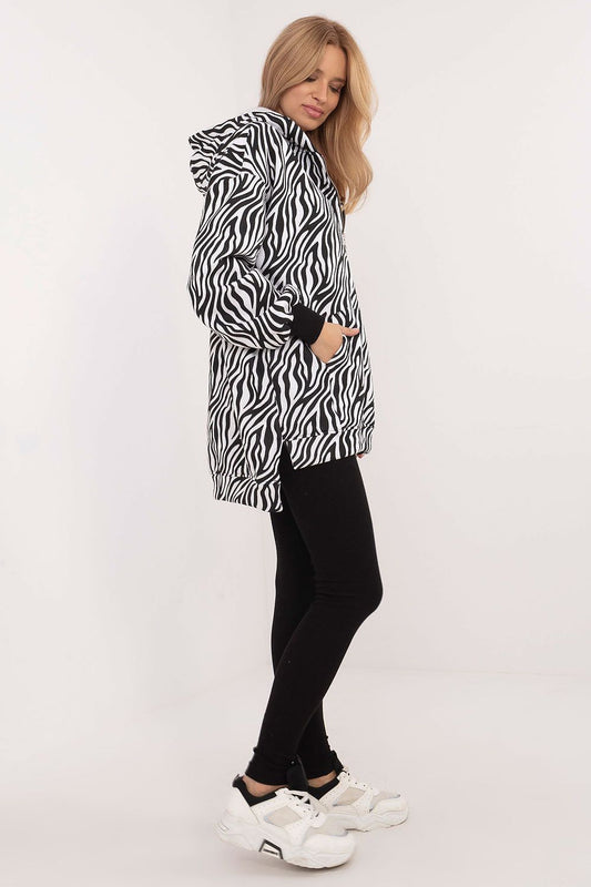 Close-up of the stylish High-Rise Leggings with elegant design, paired with an Insulated Sweatshirt, all part of the Luxury Women's Casual Set by Factory Price for comfort and sophistication.