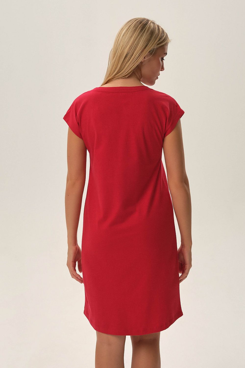Elegant Henderson festive red nightgown showcasing a classic cut in 100% cotton, perfect for cosy winter nights, available in sizes S to XXL with charming holiday motifs.