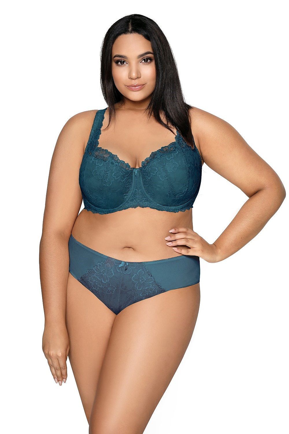 Stunning back view of the Carmela Big Lace Padded Bra by Mat, showcasing intricate lace bavette and elegant wide decorative straps designed for sizes EU 65G to 95F, perfect for enhancing natural bust shape.