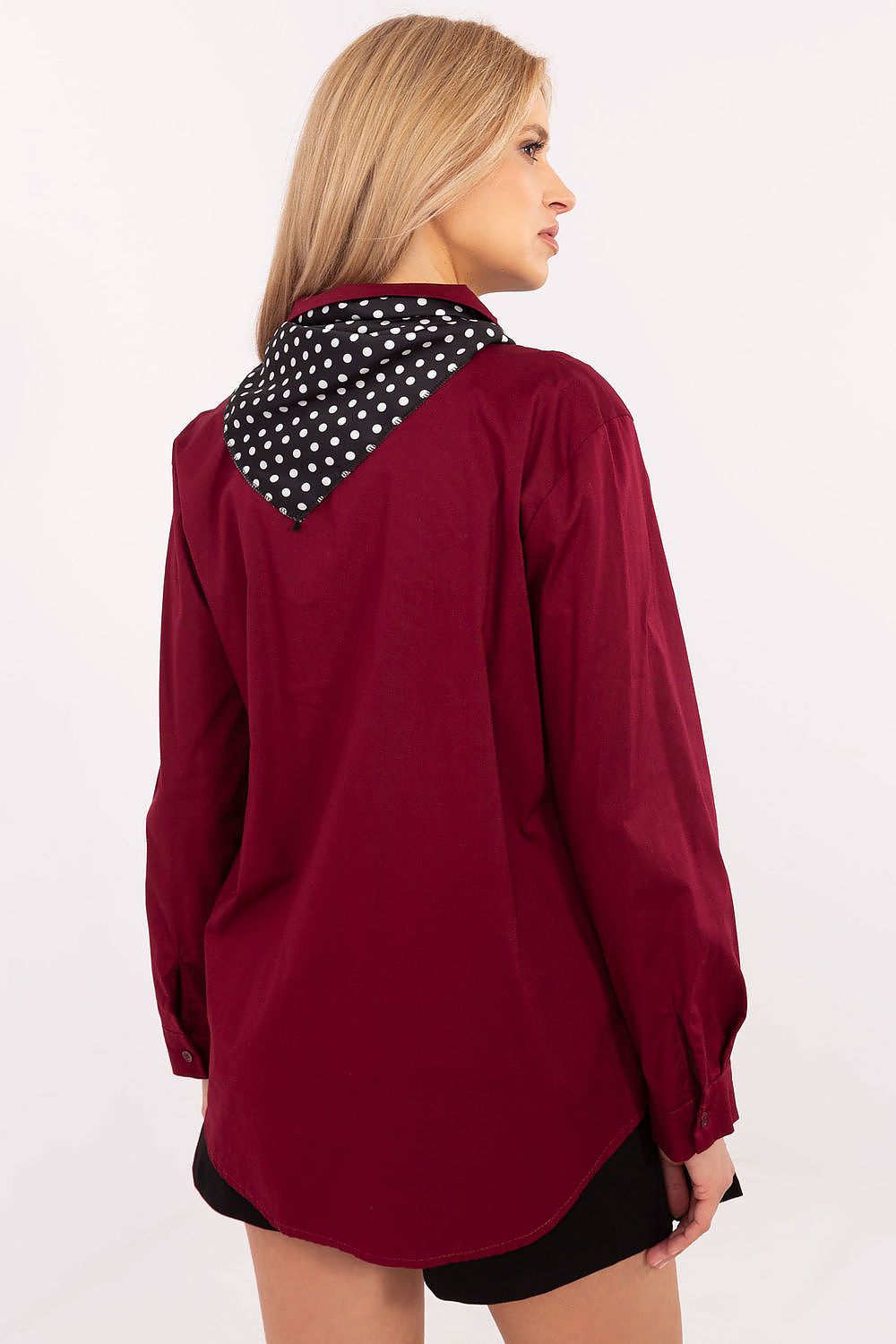 Italy Moda women's shirt in classic cut, perfect for formal occasions, detailed with high-quality cotton fabric and a stylish removable scarf.