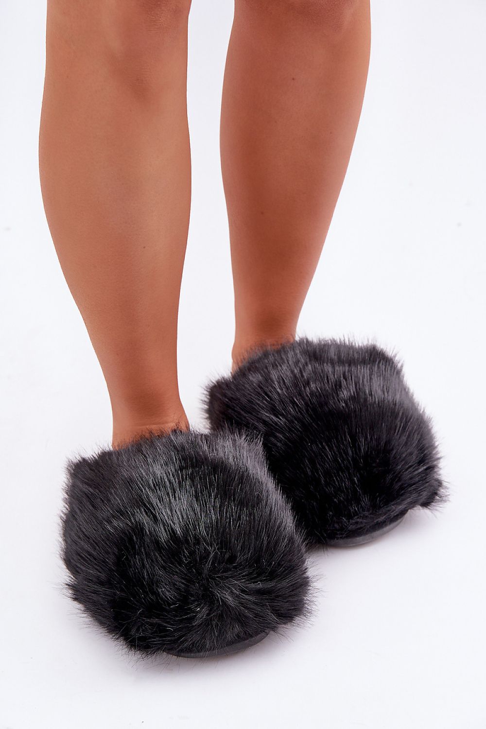 Opulent Luxury Women’s Fluffy Fur Slippers from Step in style, EU 36/37 | US 6, ensuring warmth and elegance for cozy winter moments.