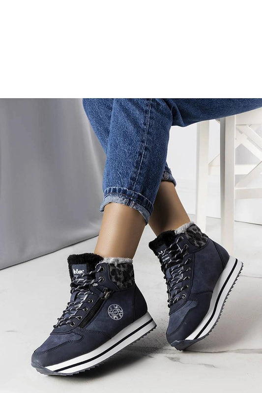 Stylish winter sneakers LCJ-22-31-1450L in luxurious navy blue, crafted by Lee Cooper, with a high sole and snug fur lining, exclusively from Solea.