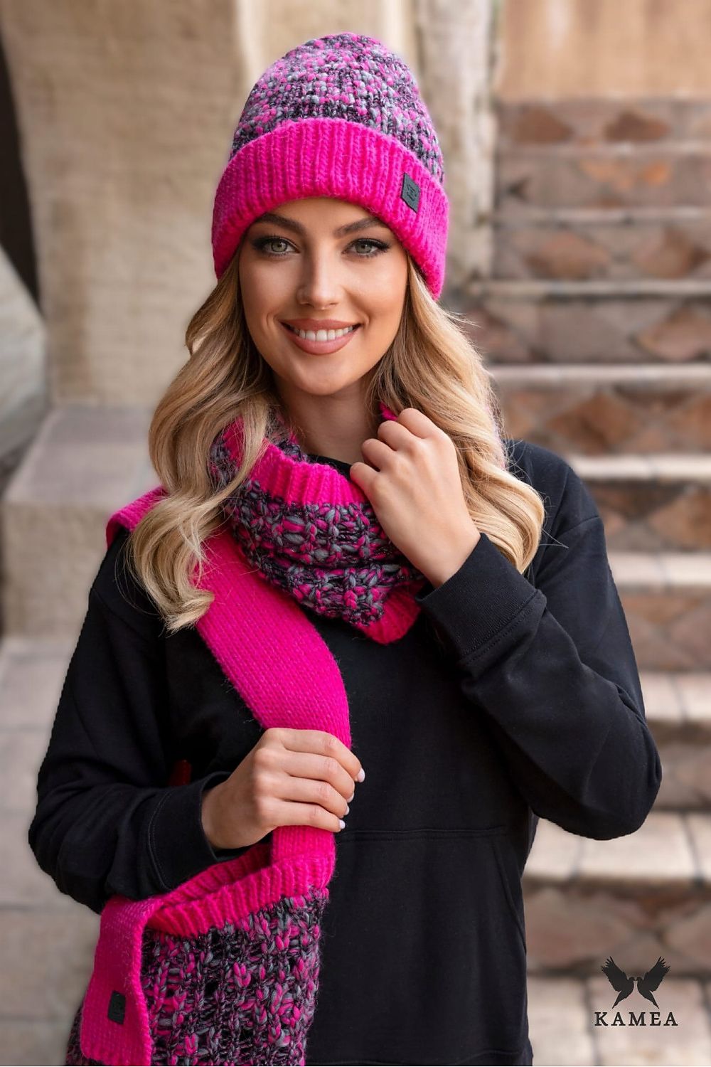 Kamea navy blue youth beanie crafted from luxurious alpaca wool, featuring a stylish wide cuff and delicate lurex shimmer, ideal for warm and fashionable autumn-winter wear.