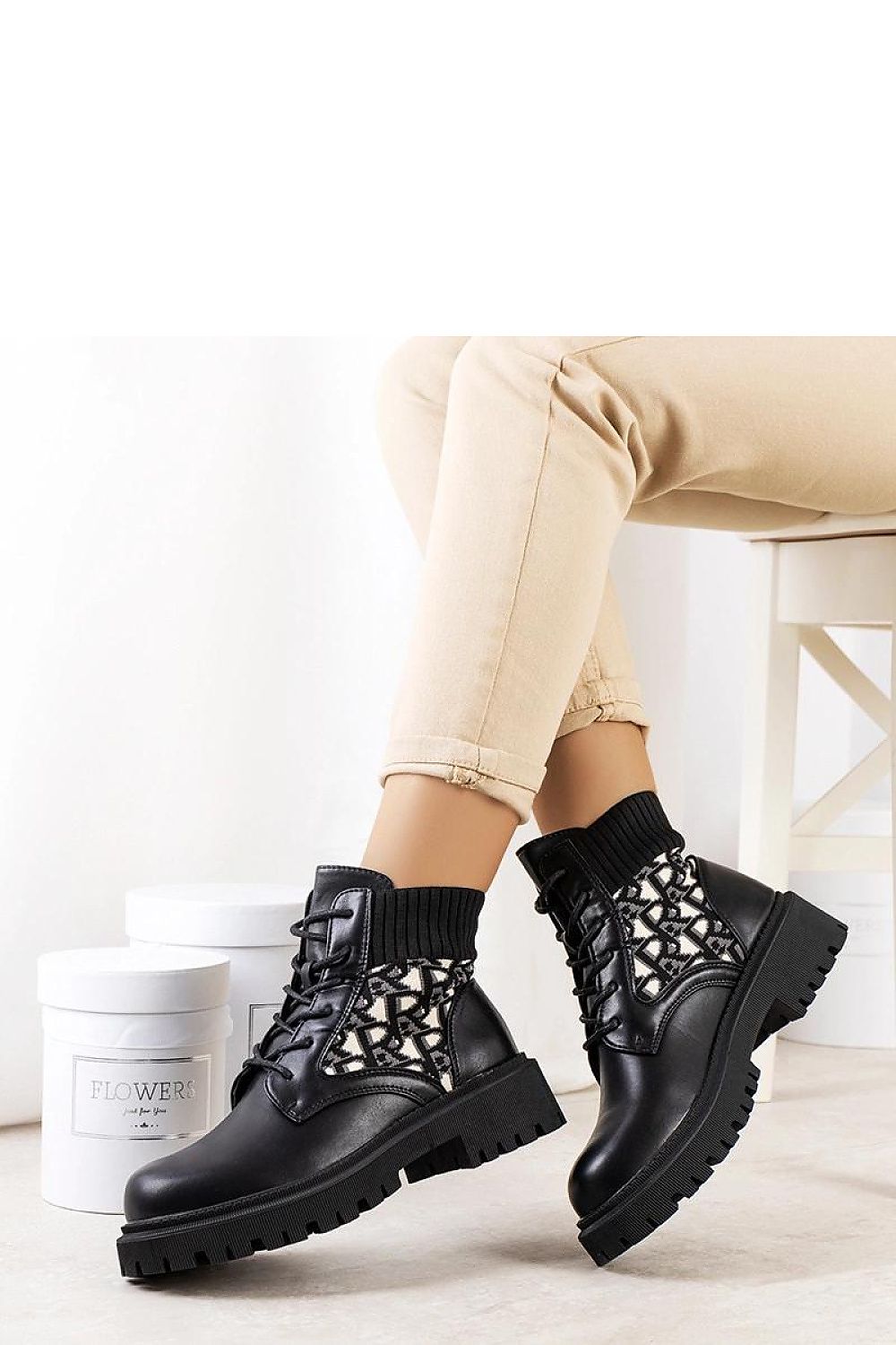 Solea Giganti Black Elastic Boots displayed in EU sizes 36-41, combining comfort and elegance for the modern woman.