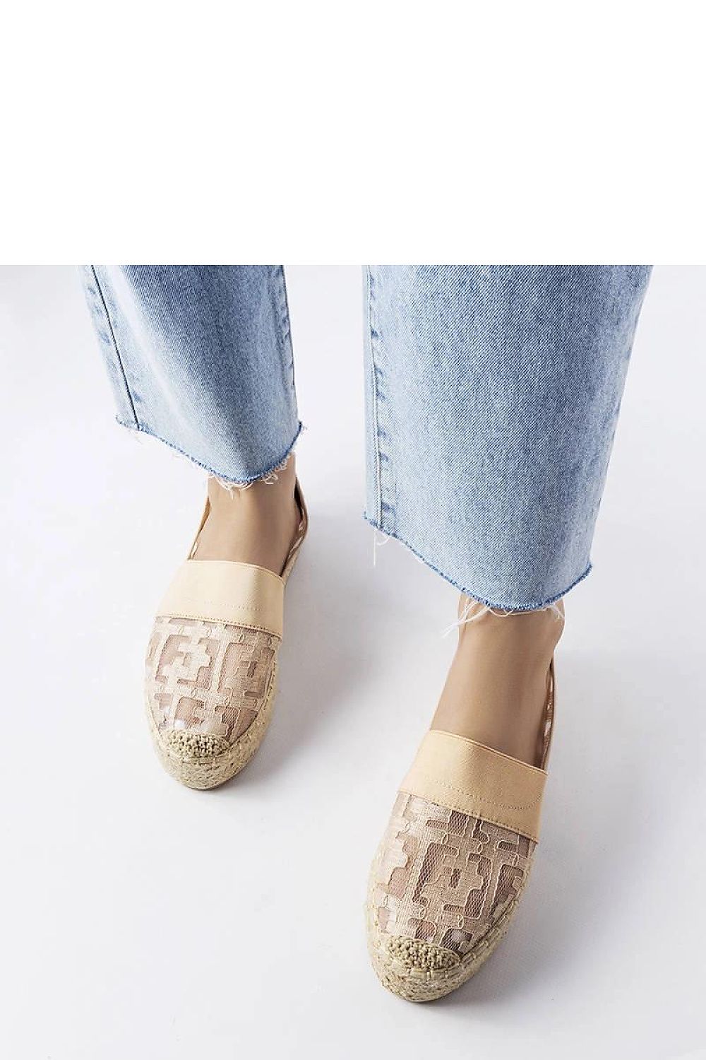 Solea Bateliers luxury espadrilles in pink mesh, showcasing breathable fabric and a stylish brown rubber sole, perfect for warm summer days.