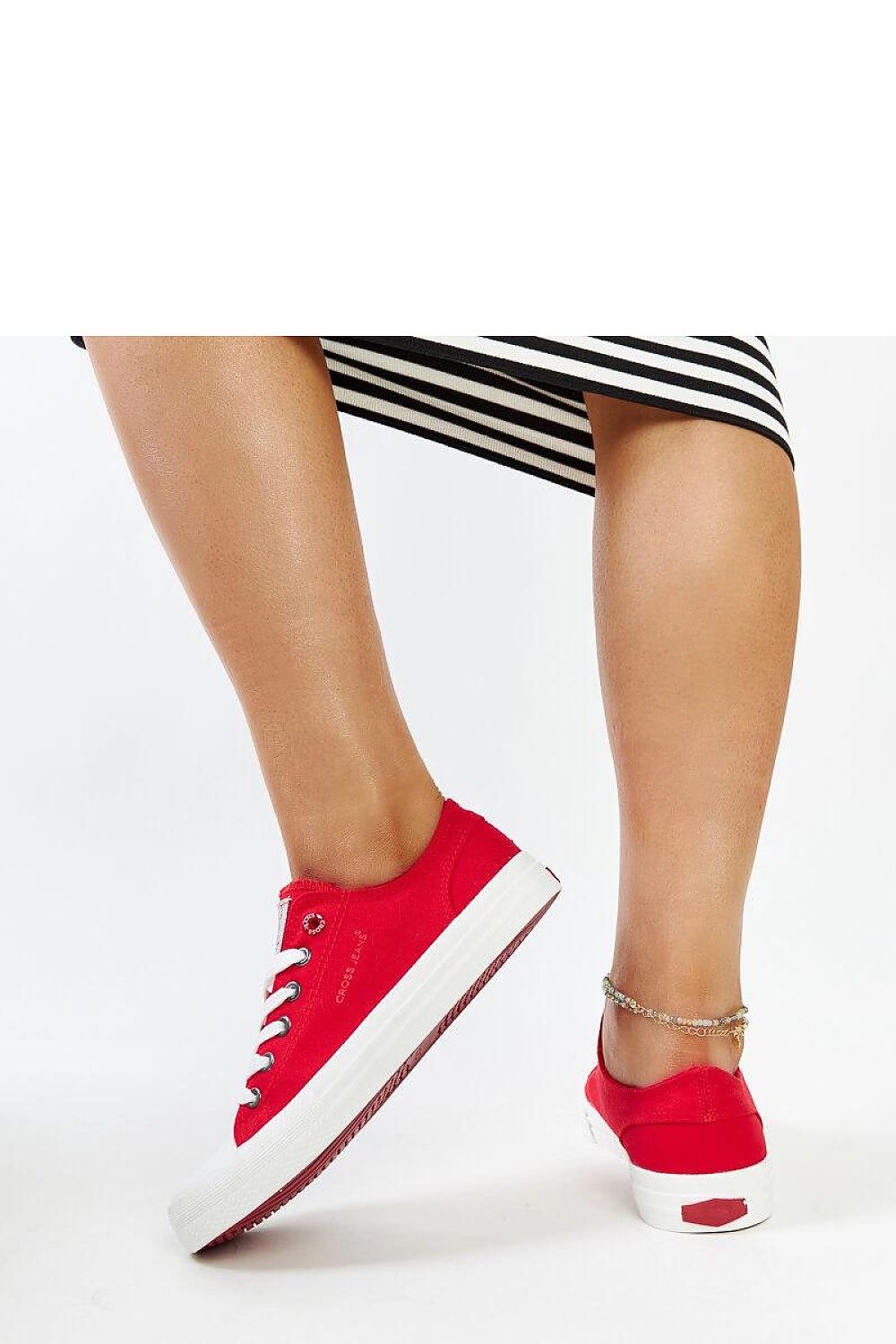 Elegant red CROSS JEANS sneakers for women by Solea, showcasing soft fabric and a lightweight construction ideal for casual elegance.