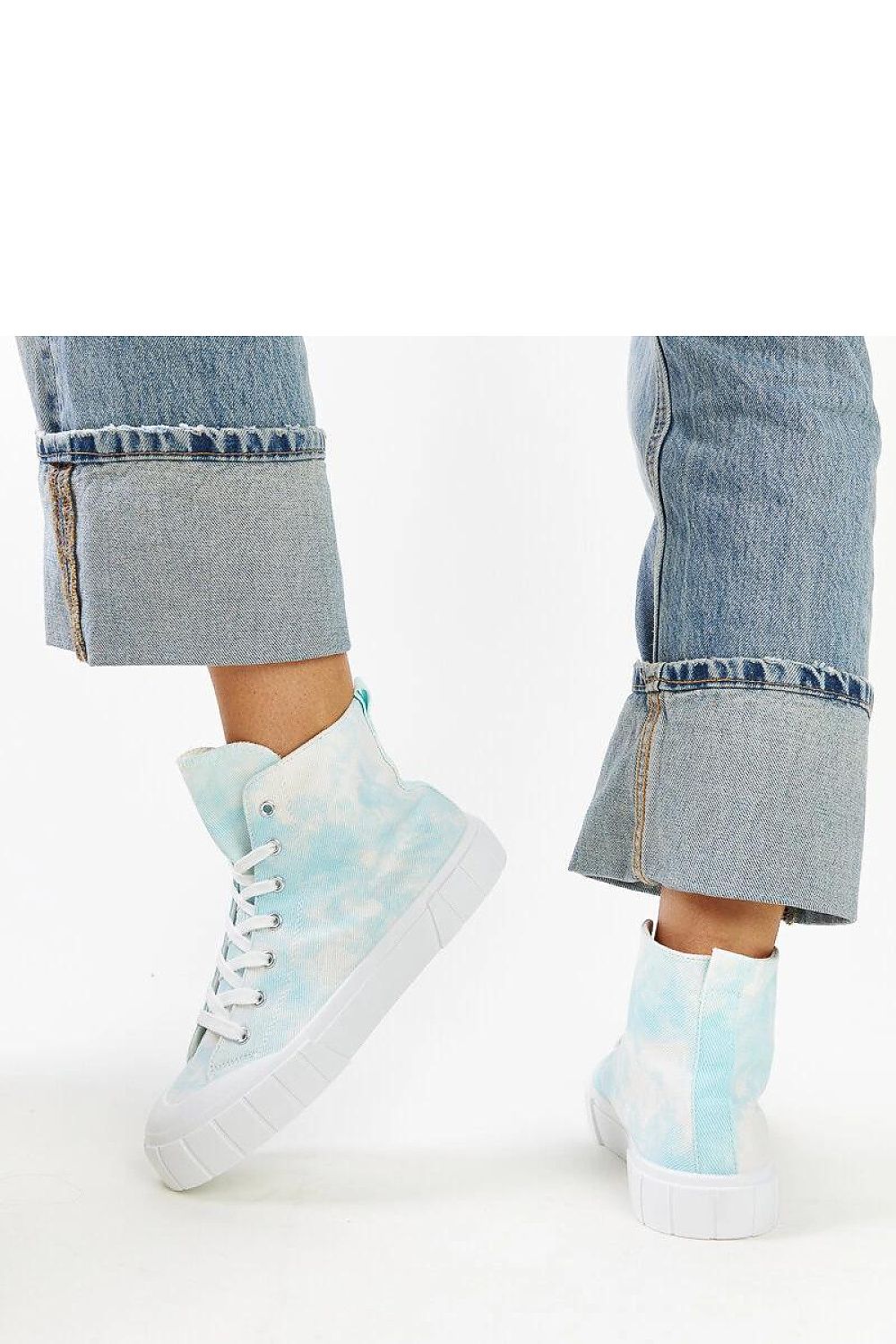 Luxurious Solea light green high-top sneakers Raissa showcasing modern design and comfort, perfect for chic wardrobe styling. Available in EU sizes 36-41 and US sizes 5.5-10.5, crafted with high-quality materials for a durable and fashionable look.