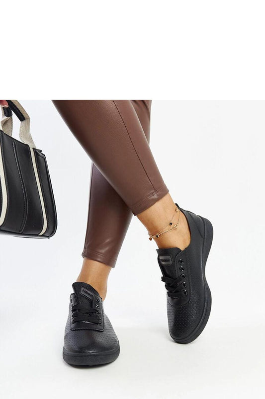 Stylish eco-friendly black sneakers by Solea, Yusra model designed for women, available in EU sizes 36-41, ideal for chic summer wear.