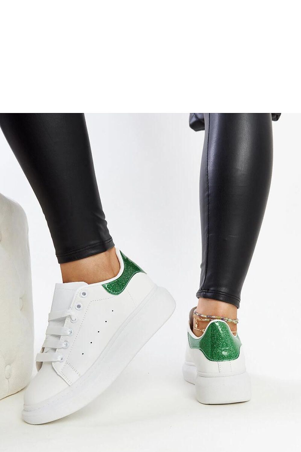 Solea eco-friendly sneakers displayed with emphasis on comfort and elegance, ideal for everyday wear and modern outfits.