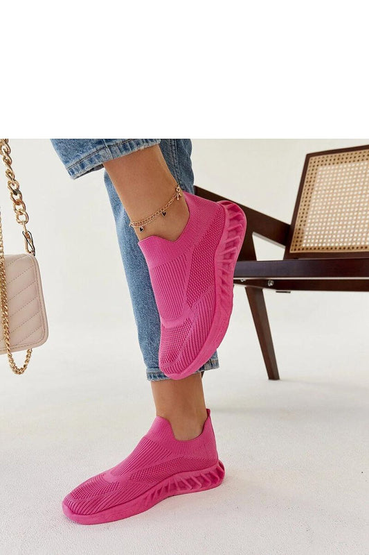 Luxurious dark pink sneakers by Solea featuring a stylish slip-on design, perfect for summer comfort.