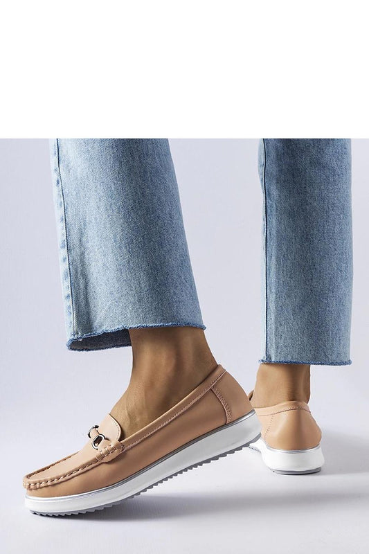 Elegant Solea moccasins in pink, featuring a comfortable leather insole, perfect for summer outings.