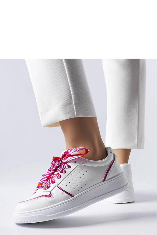 Close-up view of Solea luxury white Pryor sneakers with ribbon laces, showcasing high-quality materials, ideal for casual and formal summer occasions.