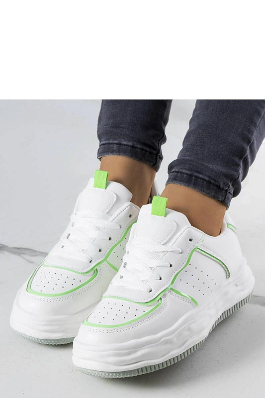 Close-up of Solea Nettie white sneakers highlighting high-quality rubber sole for durability and added comfort, perfect for summer wear.