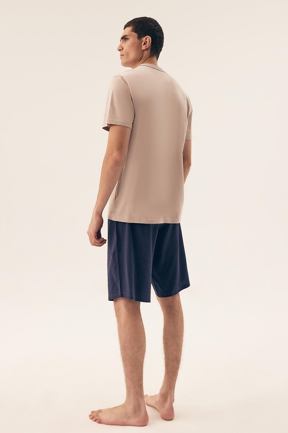 Elegant packaging of Henderson Men's Pajamas Set, showcasing a luxurious gift box ideal for presenting comfort and modern design in sleepwear.