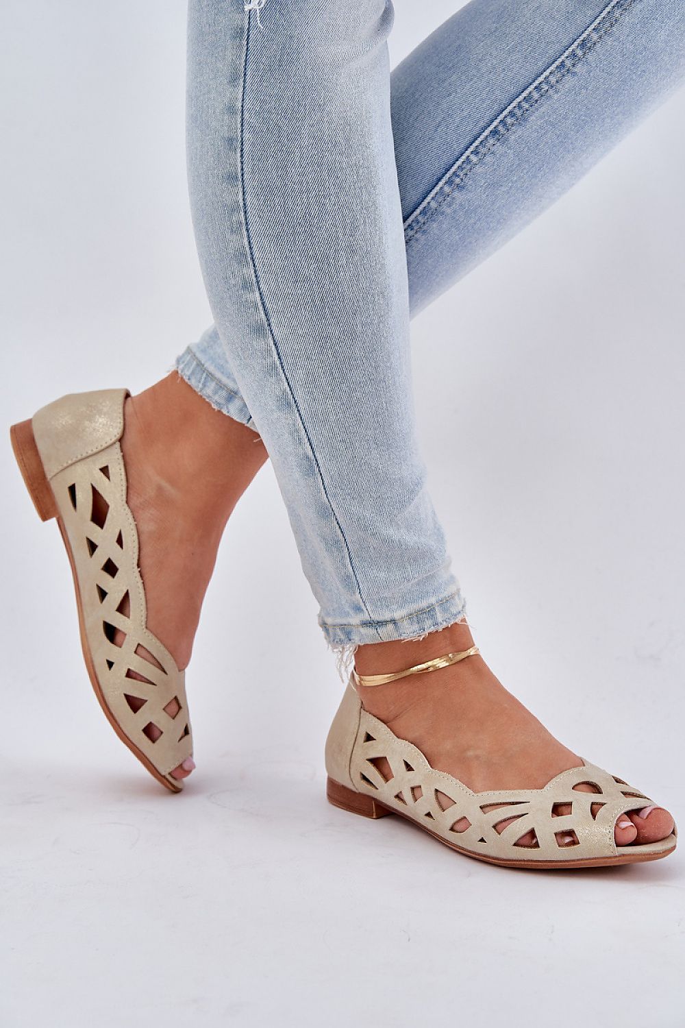 Step in Style's elegant eco leather ballet flats with open toes, offering superior comfort and stability for casual summer outings.