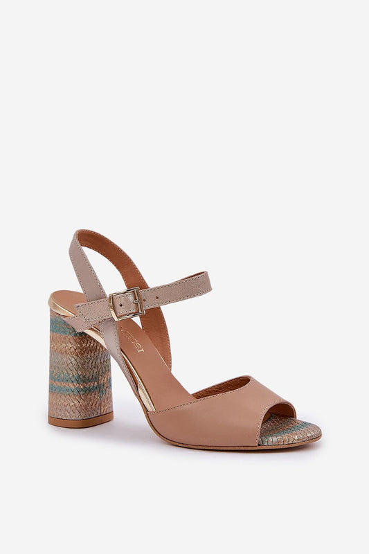 Close-up view of Laura Messi sandals featuring natural leather and block heel, a luxury footwear choice from Step in style.