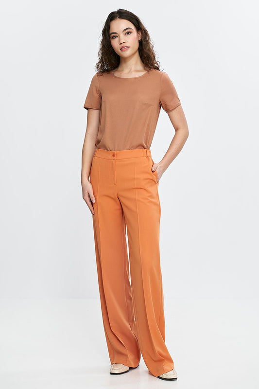 Luxurious wide leg trousers for women by Nife, showcasing a classic regular fit with an elegant design.