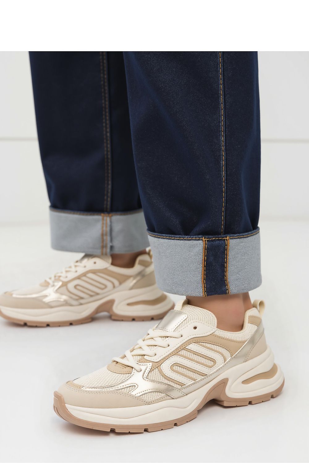 Inello Ynova Beige Sport Sneakers highlighting a modern design with eco-friendly materials, perfect for comfort and style in everyday wear.
