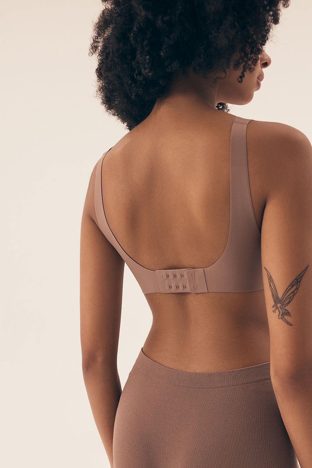 Elegant Luxury Henderson Padded Bra in soft microfiber fabric, featuring removable pads for customizable comfort and a sophisticated look.