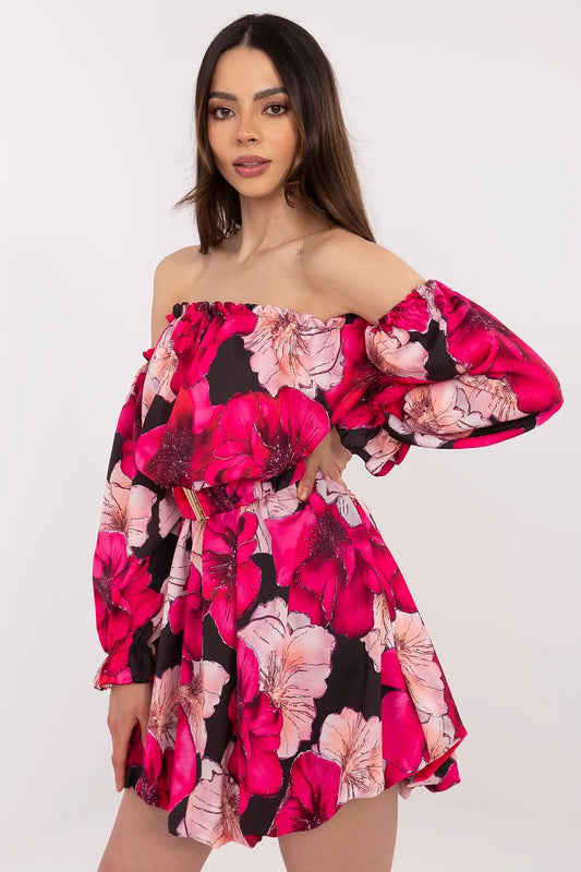 Close-up of the buttoned belt detail on the Italy Moda mini floral daydress, designed to accentuate the waist in a stylish manner.