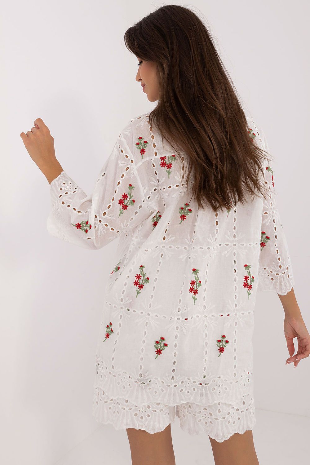 Stylish model wearing the elegant Lakerta women's cotton casual set with wide-legged shorts, showcasing comfort and luxury for casual outings.