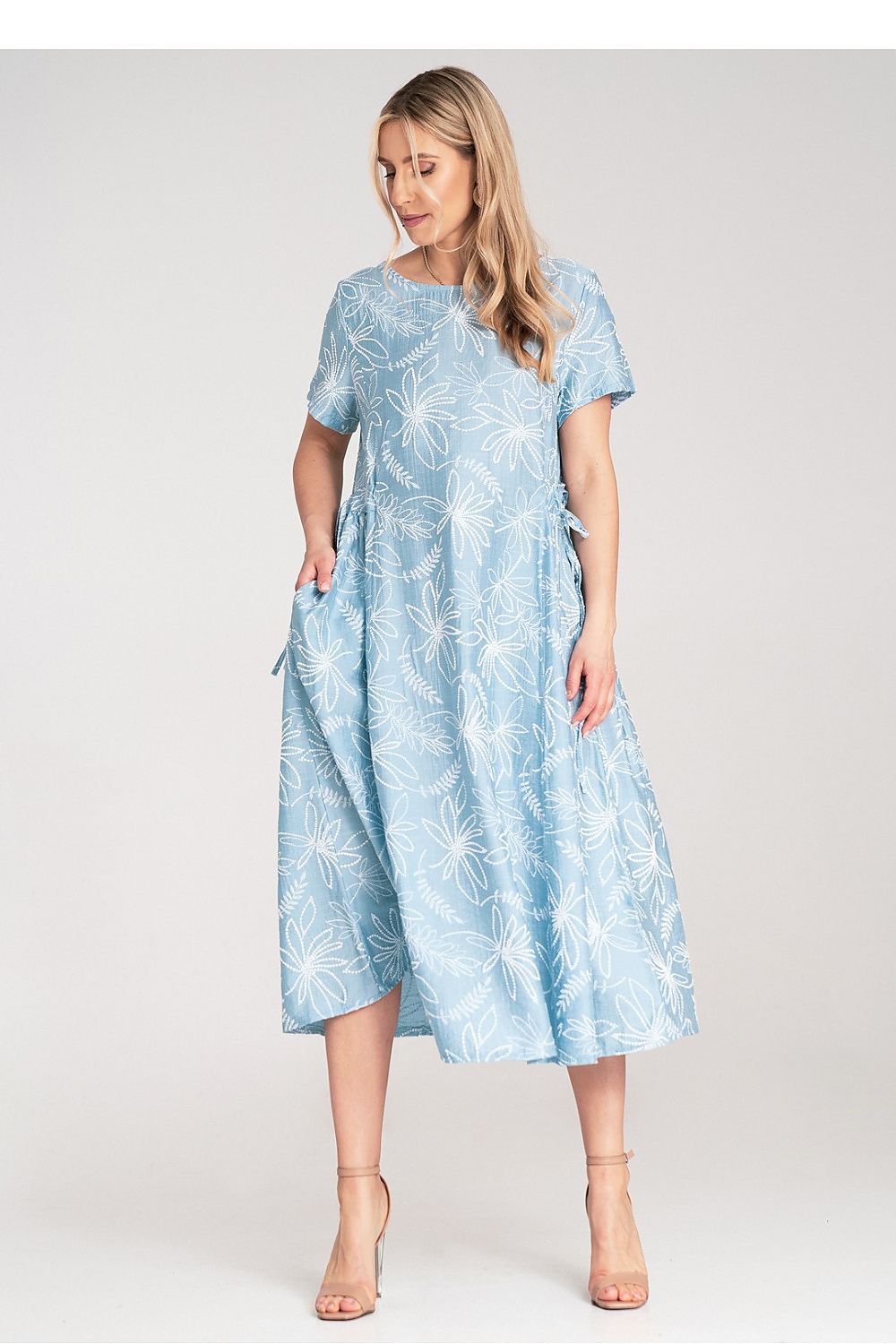 Stylish Figl midi dress in size EU 0, made from lightweight nylon and viscose blend, ideal for a fashionable and versatile look.