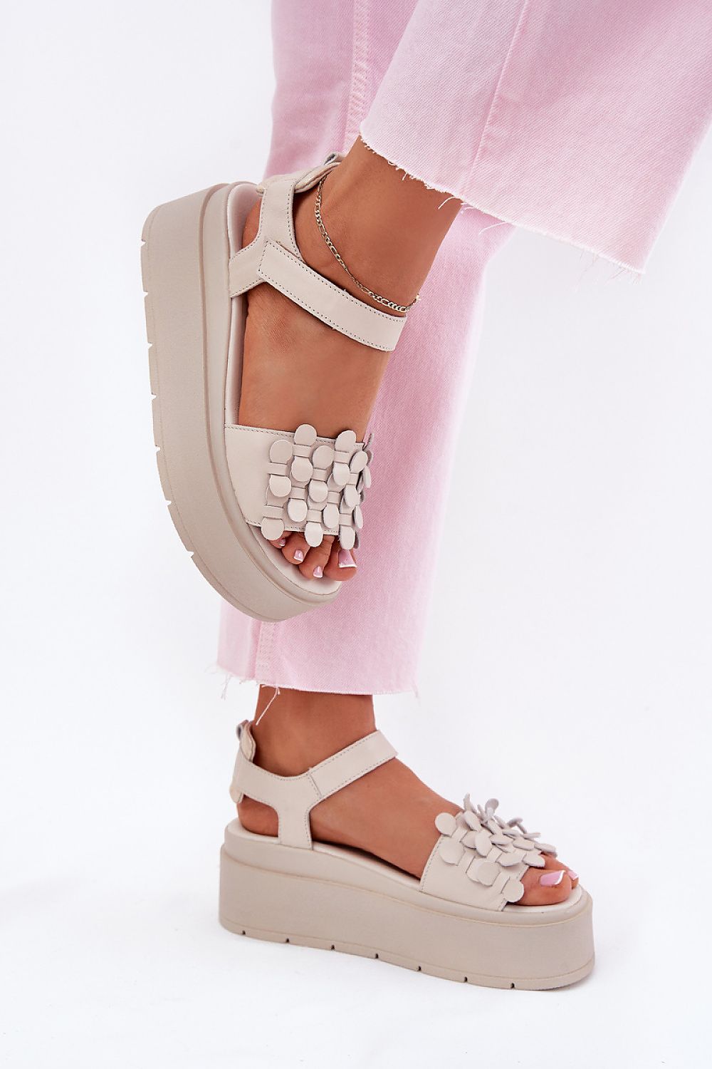 Elegant Chebello Women's Natural Leather Sandals featuring a 5.5 cm platform and adjustable velcro straps, ideal for stylish summer days, available in EU sizes 36 to 39.