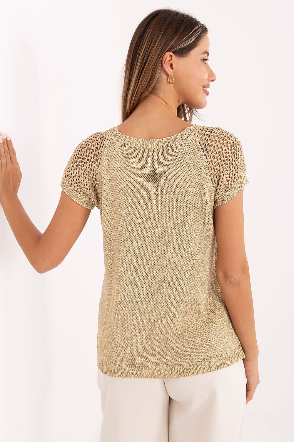 Chic and versatile women's short sleeve sweater by Italy Moda, ideal for pairing with skirts or trousers for a sophisticated look.