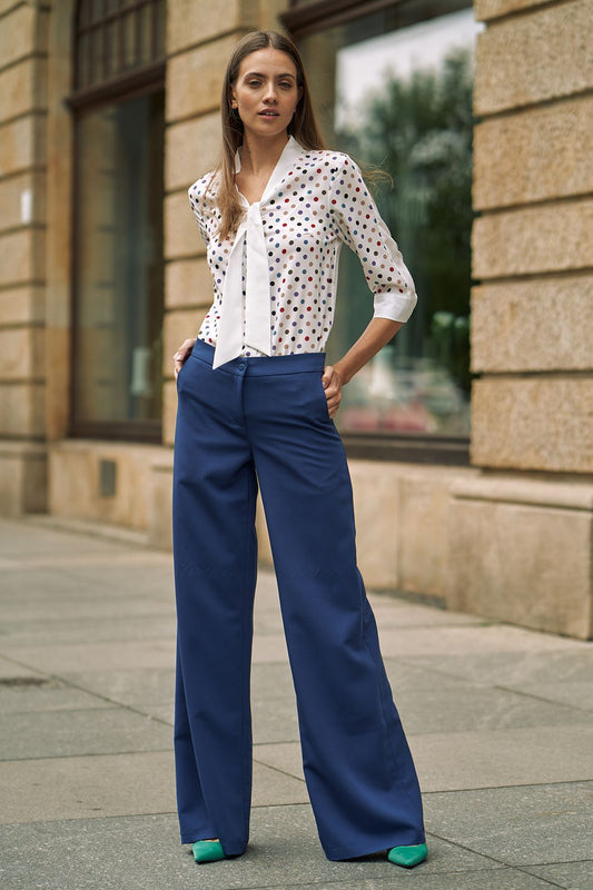 Luxurious cobalt palazzo trousers by Nife, featuring a refined design and premium materials for ultimate comfort in professional settings.