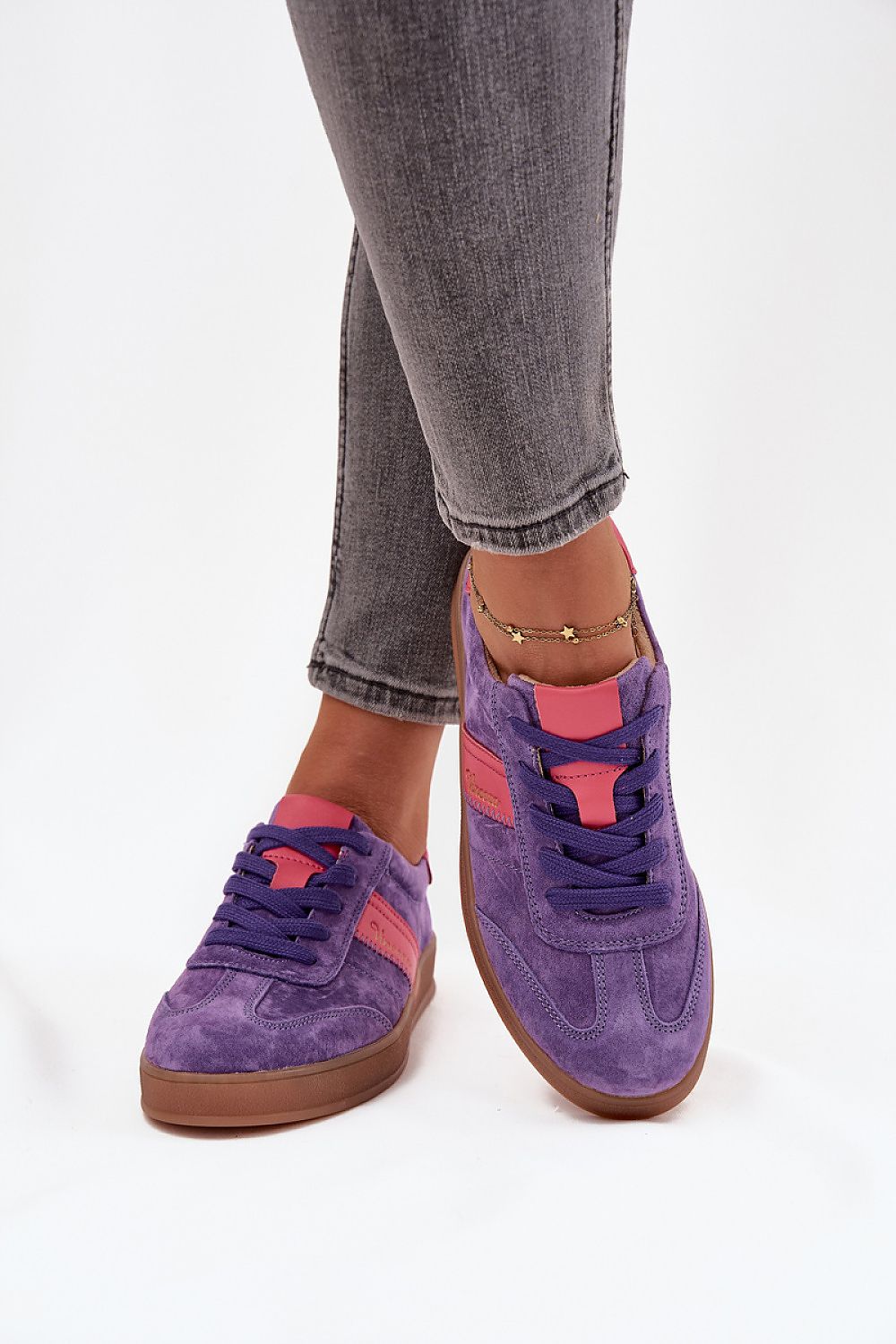 Vinceza brand women's sneakers in sumptuous suede, showcasing versatility for both casual and formal outfits in sizes EU 37-41.