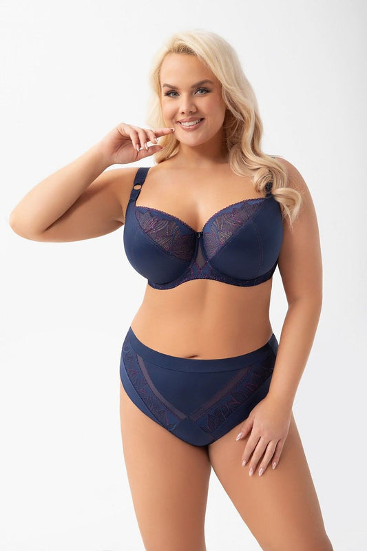Comfortable back closure and adjustable straps of Gorsenia Lingerie’s Soft Lace Bra, perfect for a beautiful silhouette and all-day wear.