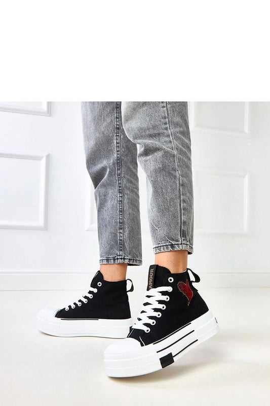 Close-up of Solea Women's Heart Print Low-Cut Sneakers highlighting the quality fabric and contemporary design, perfect for fashionable everyday wear in sizes EU 36-41.